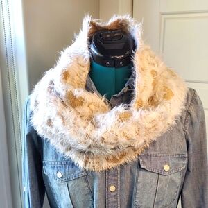 JUICY COUTURE INFINITY SCARF LOVE HEARTS TAN CREAM FUZZY WARM COZY WOMEN OS